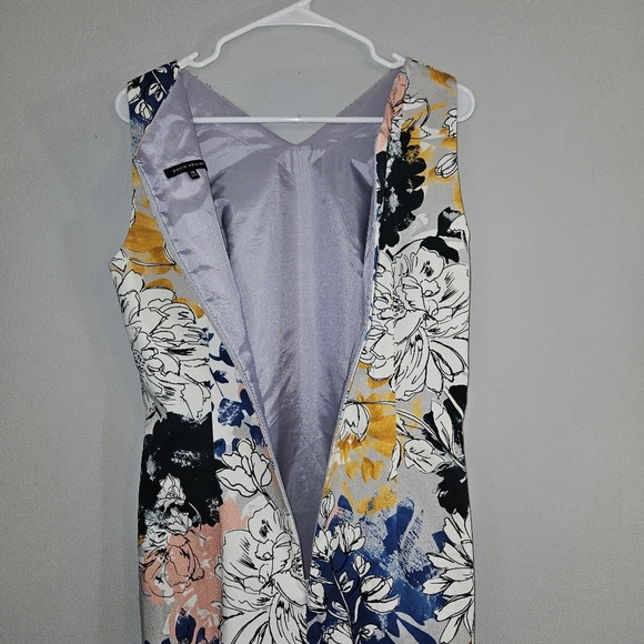 David Meister Sleeveless Floral Sheath Dress. Size 10. Never worn! - Picture 4 of 6